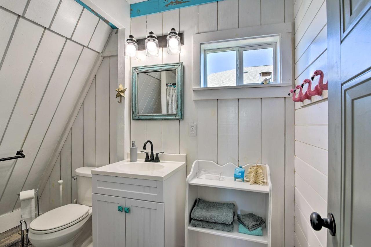 A-Frame Home With Deck - 2 Blocks To Surfside Beach! Екстер'єр фото